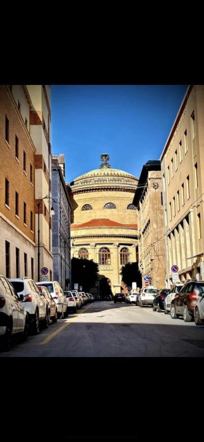 Un Raggio Di Sole Al Massimo Apartment Palermo Exterior photo